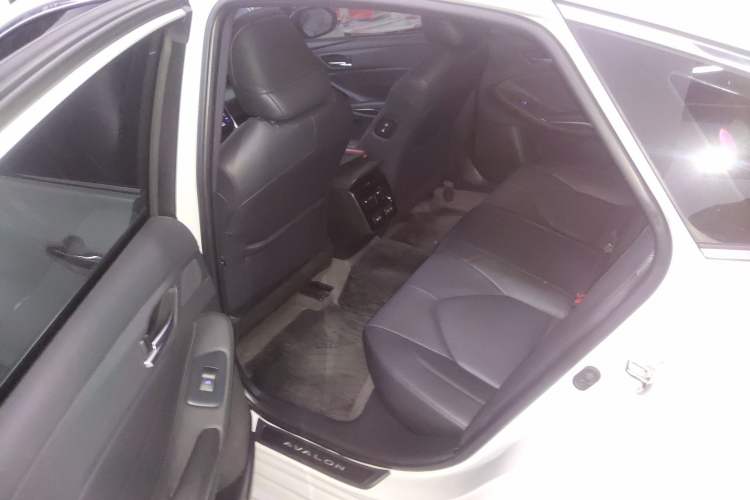 Used Toyota Avalon 2023 2.0L XLE Deluxe Edition
