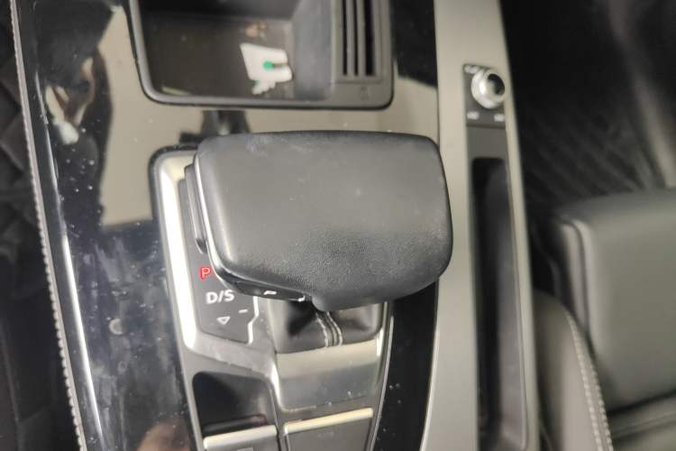 Used Audi Q5L Sportback 2021 40 TFSI Fashion Model Gear Lever