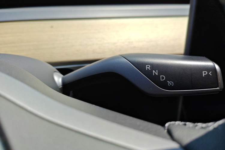 Used Tesla Model Y 2022 Revised Version Rear-Wheel Drive Gear Lever