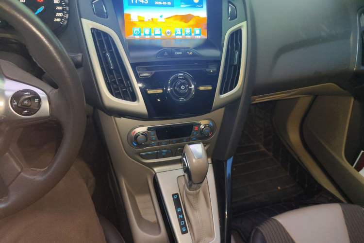 Used Ford Focus 2012 Sedan 1.6L Automatic Fashion Edition