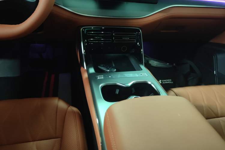 Used BYD Tang New Energy 2025 Model Smart Drive Version DM-i 175KM Prestige Version
