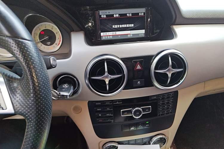 Used Mercedes-Benz GLK-Class 2015 GLK 260 4MATIC Dynamic Edition Ultimate Version