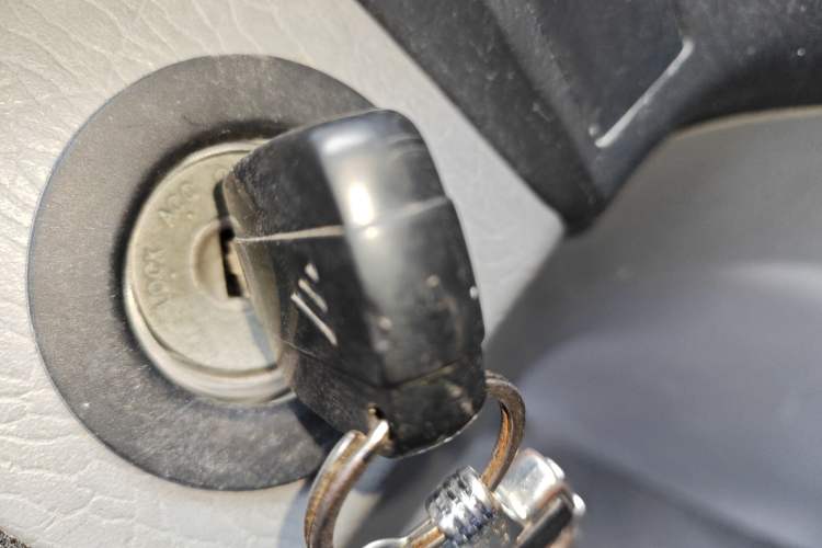 Used Foton Scenic G5 2020 2.0L Long-Wheelbase Flat-Roof 6-Seater Multi-Purpose Passenger Vehicle 1TZS