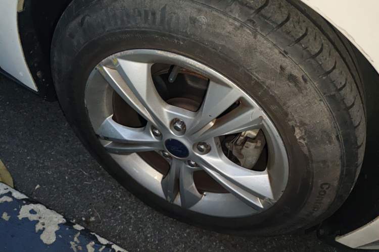 Used Ford Focus 2012 Sedan 1.6L Automatic Fashion Edition