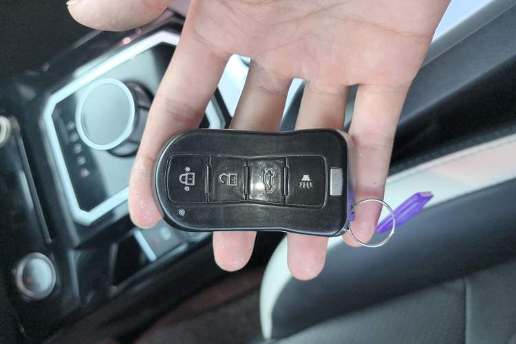 Used Haima 6P 2021 1.2T PHEV Long-Range Luxury Model Vehicle Key