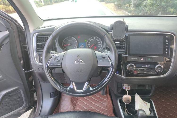 Used Mitsubishi Outlander 2017 2.0L Two-Wheel Drive Glory Edition 5 Seats