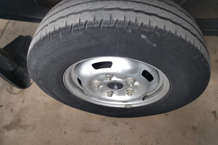 Used JMC Fushun 2022 2.0T Manual Multi-Function Passenger Vehicle Short Wheelbase Low Roof 6-Seater