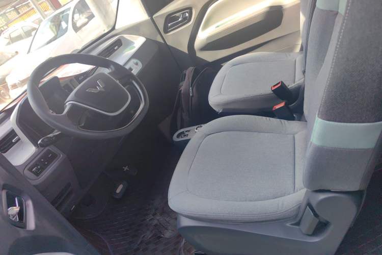 Used Wuling Hongguang MINIEV 2022 Macaron Fashion Model Lithium Iron Phosphate Left Front Seat