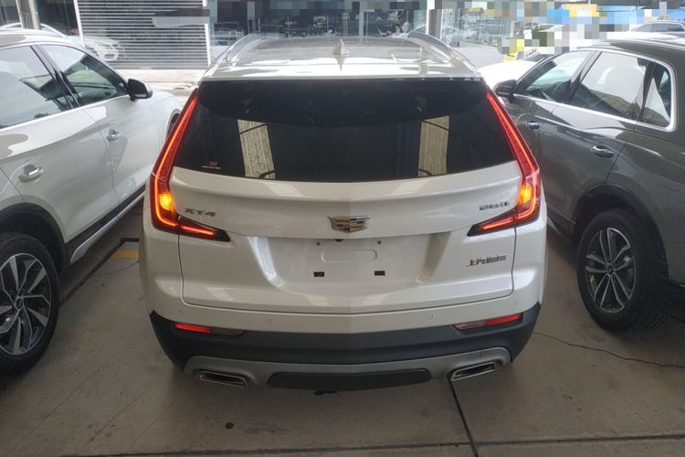 Used Cadillac XT4 2018 28T Two-Wheel-Drive Luxury Model
