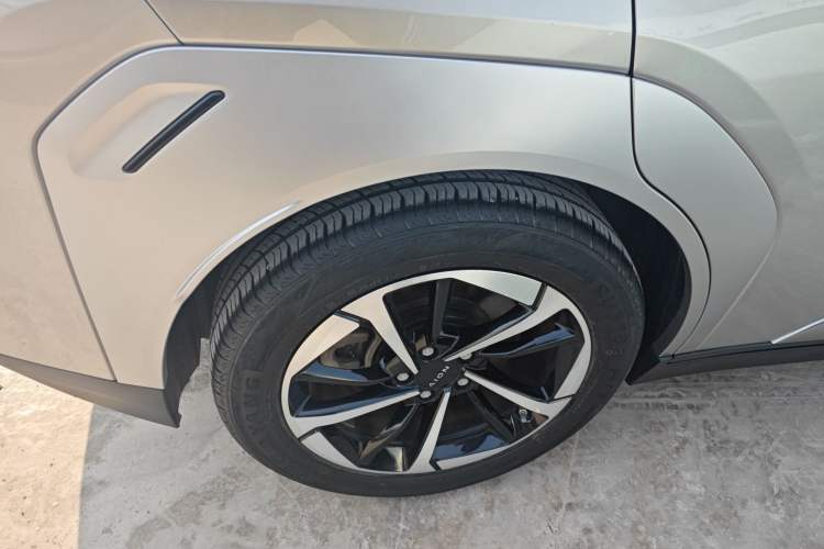 Used AION Y 2022 Plus 70 Smart Edition Right Rear Wheel Hub