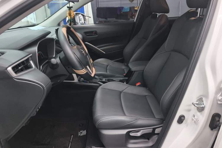 Used Toyota FRONTLANDER 2024 2.0L CVT Leading Plus Edition
