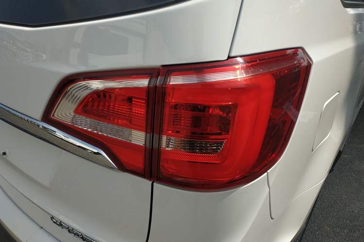 Used Baojun 730 2016 1.5L Manual Comfort Version 7 Seats China V Emission Standard Exterior 3