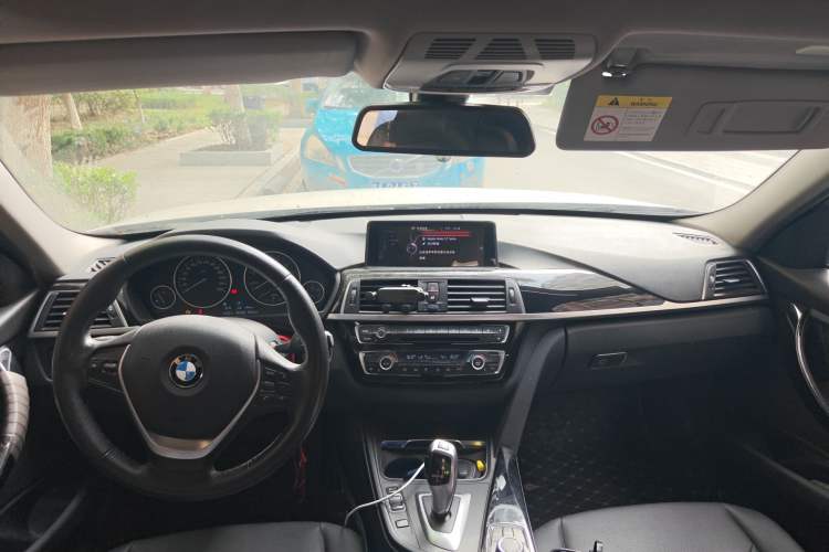 Used BMW 3 Series 2017 318i Fashion Model