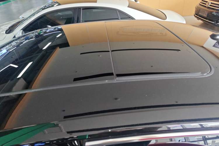 Used Volkswagen Magotan 2025 Revised Version 2 Zhongxiang Edition 330TSI DSG Luxury Trim Roof