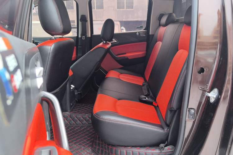 Used JMC Yuhu 7 2020 2.0T Diesel Automatic 2WD Comfort Plus Long Wheelbase China VI Emission Standard JX4D20A6L Left Rear Seat