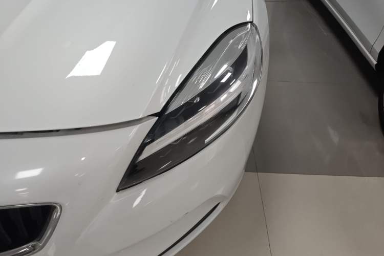 Used Volvo V40 2017 T3 Zhiyi Edition
