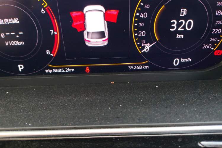 Used Volkswagen Tiguan L 2022 330TSI Automatic Two-Wheel Drive Smart Edition Odometer Close Up