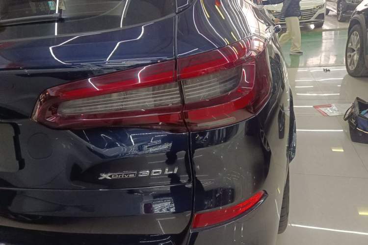 Used BMW X5 2022 xDrive 30Li Luxury M Sport Package