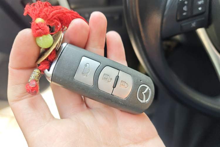 Used Mazda Mazda 3 Axela 2016 Sedan 1.5L Automatic Comfort Model
