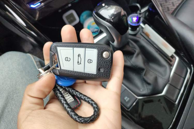 Used Volkswagen Tayron 2020 330TSI Two-Wheel Drive Luxury Smart Connectivity Version Vehicle Key