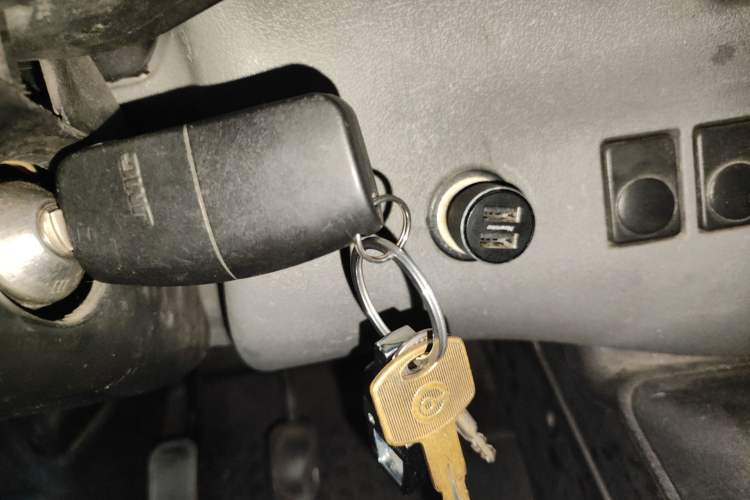 Used JMC Transit 2017 2.8T Commercial Version Short Wheelbase Mid-Roof 6/7/8-Seater JX493
