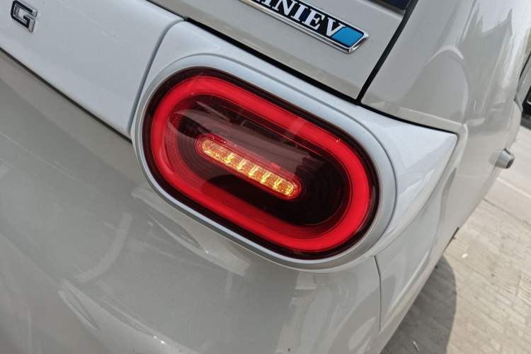 Used Wuling Hongguang MINIEV 2024 3rd Generation 215km Youth Edition Right Rear Taillight