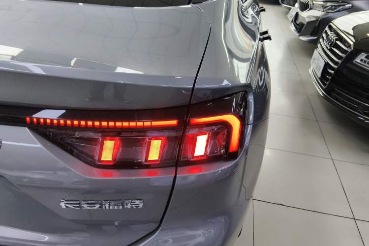 Used Ford Mondeo 2025 2.0T EcoBoost Ultimate Edition
