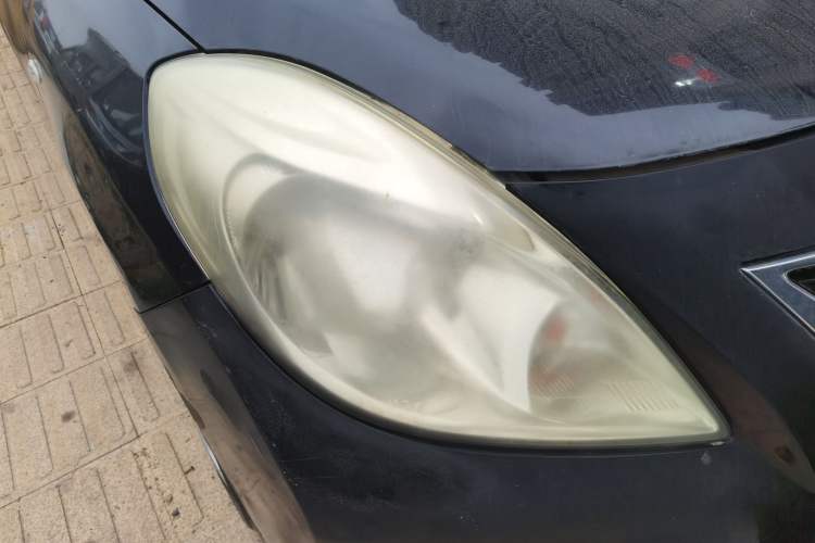 Used Nissan Sunny 2011 1.5XE CVT Comfort Edition Right Front Headlight