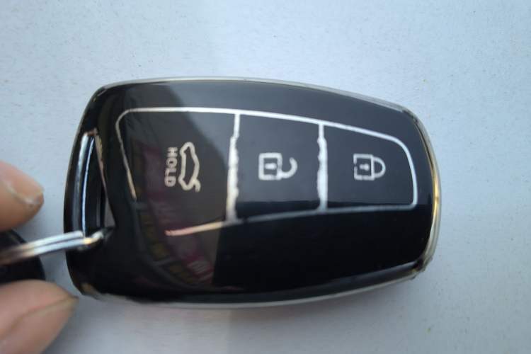 Used Hyundai Santa Fe 2015 2.0T Automatic Two-Wheel Drive Smart Version 5 Seats