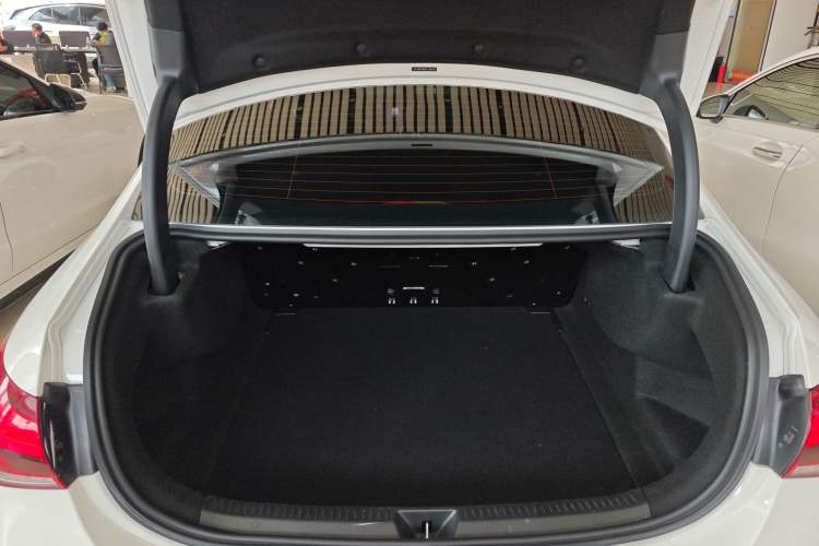 Used Mercedes-Benz A-Class 2022 Second Facelift A 200 L Sport Sedan Fashion Version