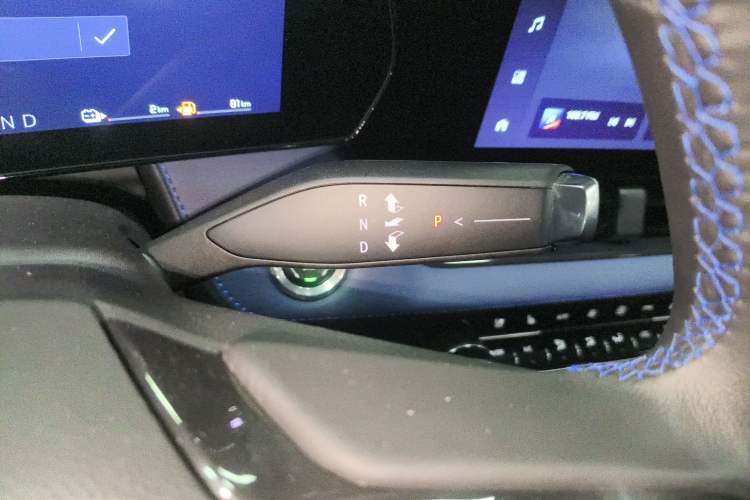 Used Chevrolet Equinox Plus 2024 102km RS Ultimate Edition