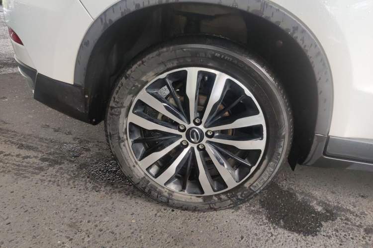 Used GAC Trumpchi GS4 2017 235T Automatic Two-Wheel Drive Luxury Smart Connectivity Version Right Rear Wheel Hub