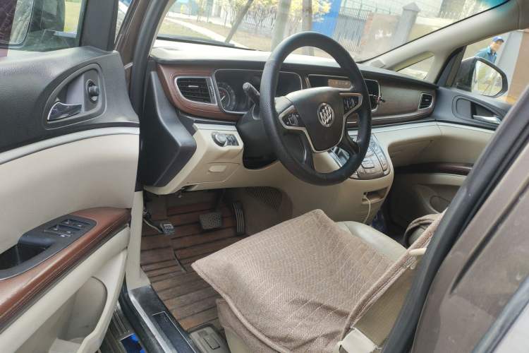 Used Buick GL8 2017 25S Luxury Version China V Standard Driver Seat