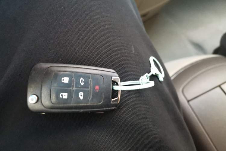 Used Buick GL8 2011 3.0L GT Luxury Business Haoya Edition Vehicle Key