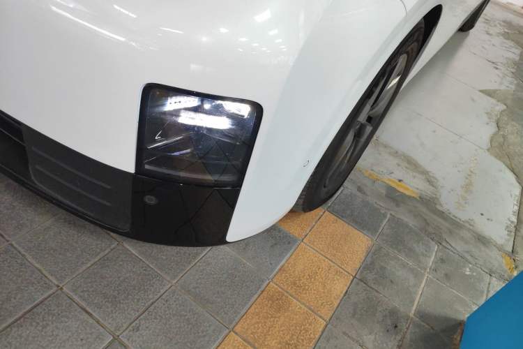 Used Li Auto MEGA 2025 Home Family Special Edition Left Front Headlight