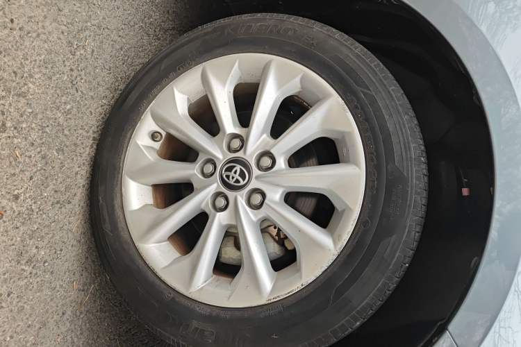 Used Toyota Corolla 2021 Dual-Motor 1.8L E-CVT Elite Edition Right Front Wheel Hub