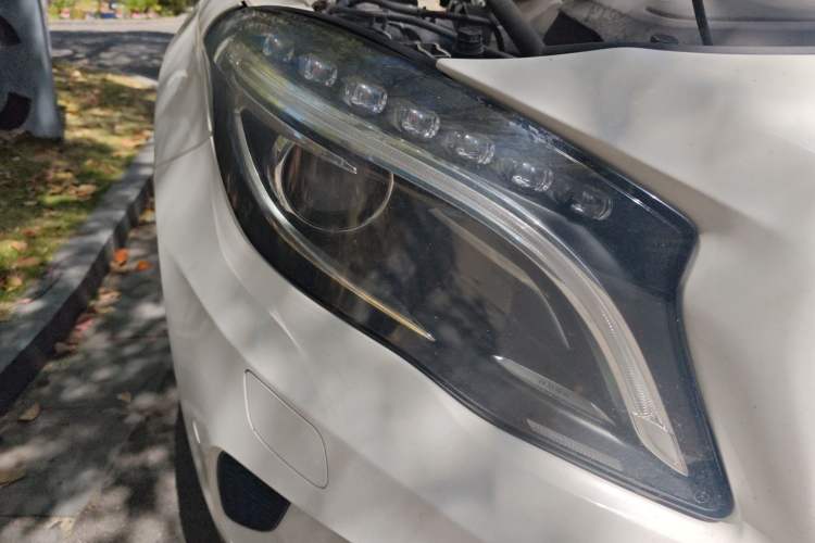 Used Mercedes-Benz GLA 2016 GLA 200 Fashion Model Right Front Headlight