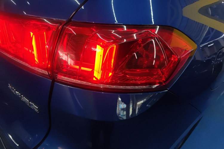 Used Wey VV7 2017 2.0T Flagship Model Exterior 3