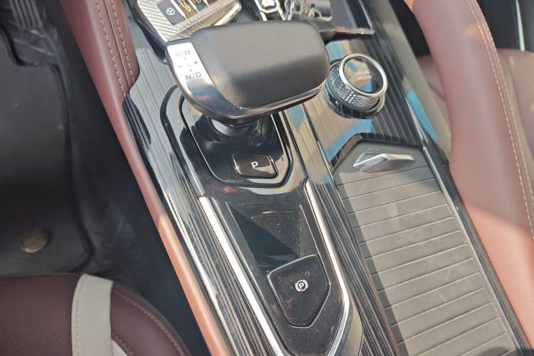 Used Geely Auto Monjaro L 2024 2.0TD High-Power Automatic Two-Wheel Drive Yunqi Version