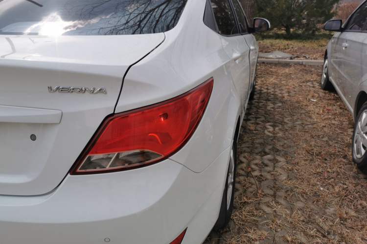 Used Hyundai Verna (older generation) 2014 1.4L Manual Smart GLS Trim