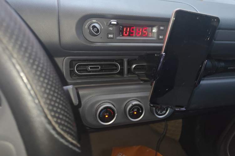 Used Wuling Zhiguang New Energy 2025 Comfort Model Audio And AC Panel