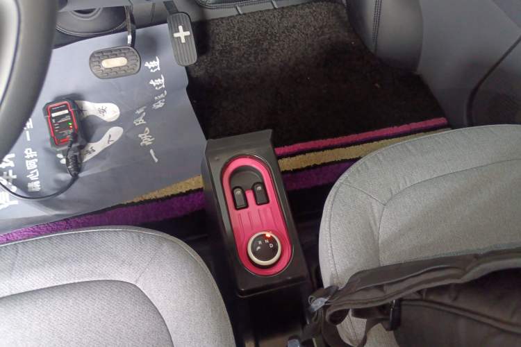 Used Wuling Hongguang MINIEV 2022 Macaron Premium Model – Lithium Iron Phosphate Gear Lever