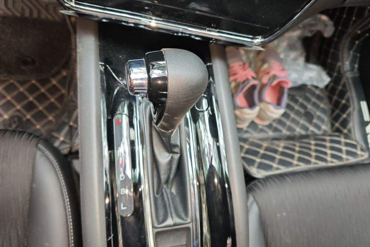 Used Honda Vezel 2020 220 TURBO CVT Luxury Edition
