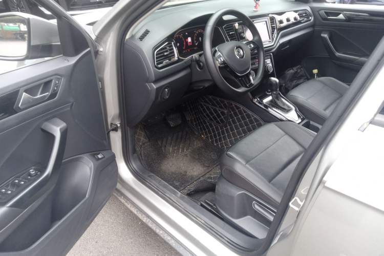 Used Volkswagen T-ROC 2020 280TSI DSG Two-Wheel Drive Comfort Version