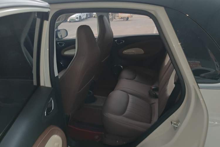 Used Wuling Bingo 2024 333 km Enjoyment Version Left Rear Seat