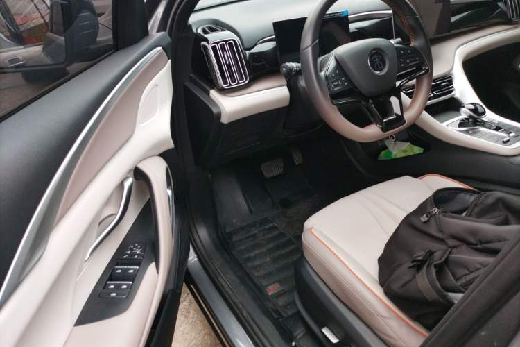 Used BYD Song Pro New Energy 2023 Champion Edition DM-i 71KM Navigation Model Driver Seat