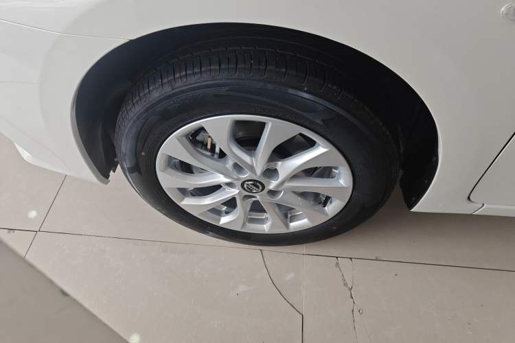 Used Nissan Sylphy 2024 Restyled Version 2 Classic 1.6XE CVT Comfort Edition Left Front Wheel Hub