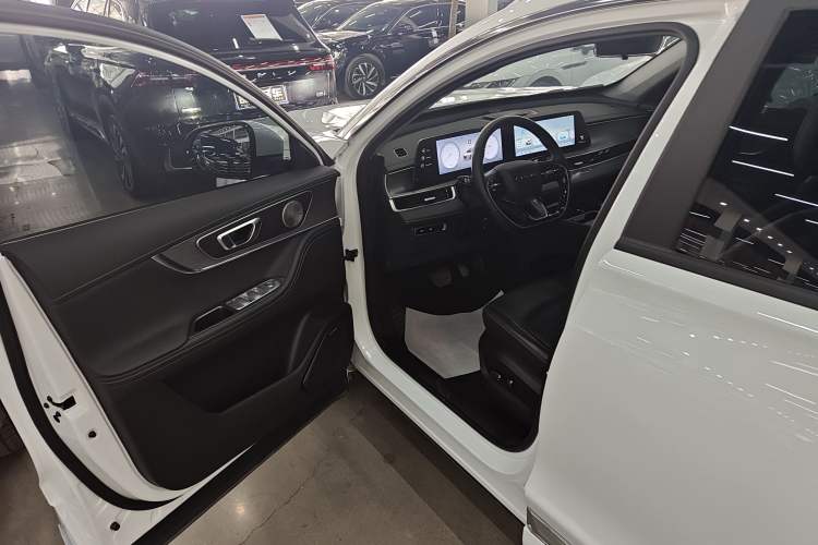 Used Chery Tiggo 8 PRO 2025 290T Two-Wheel-Drive Luxury Edition