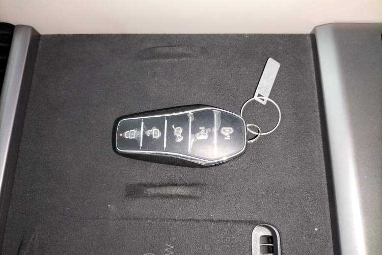 Used BYD Xia 2025 DM-i 1.5T 180km Excellence Model Vehicle Key