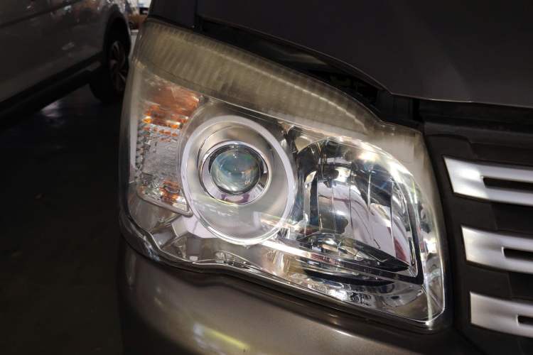 Used FORTHING Lingzhi 2017 V3 1.5L 7-seater Standard Model Right Front Headlight